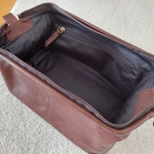 Fossil bathroom bag for men